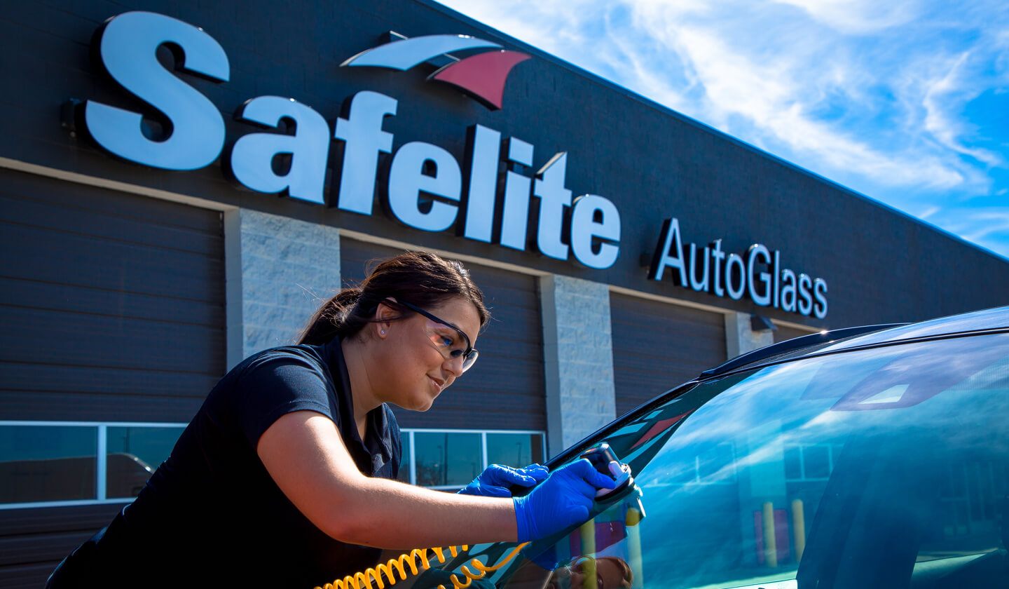 🔴 Exploring The Intriguing World Behind Safelite Auto Glass's Ad