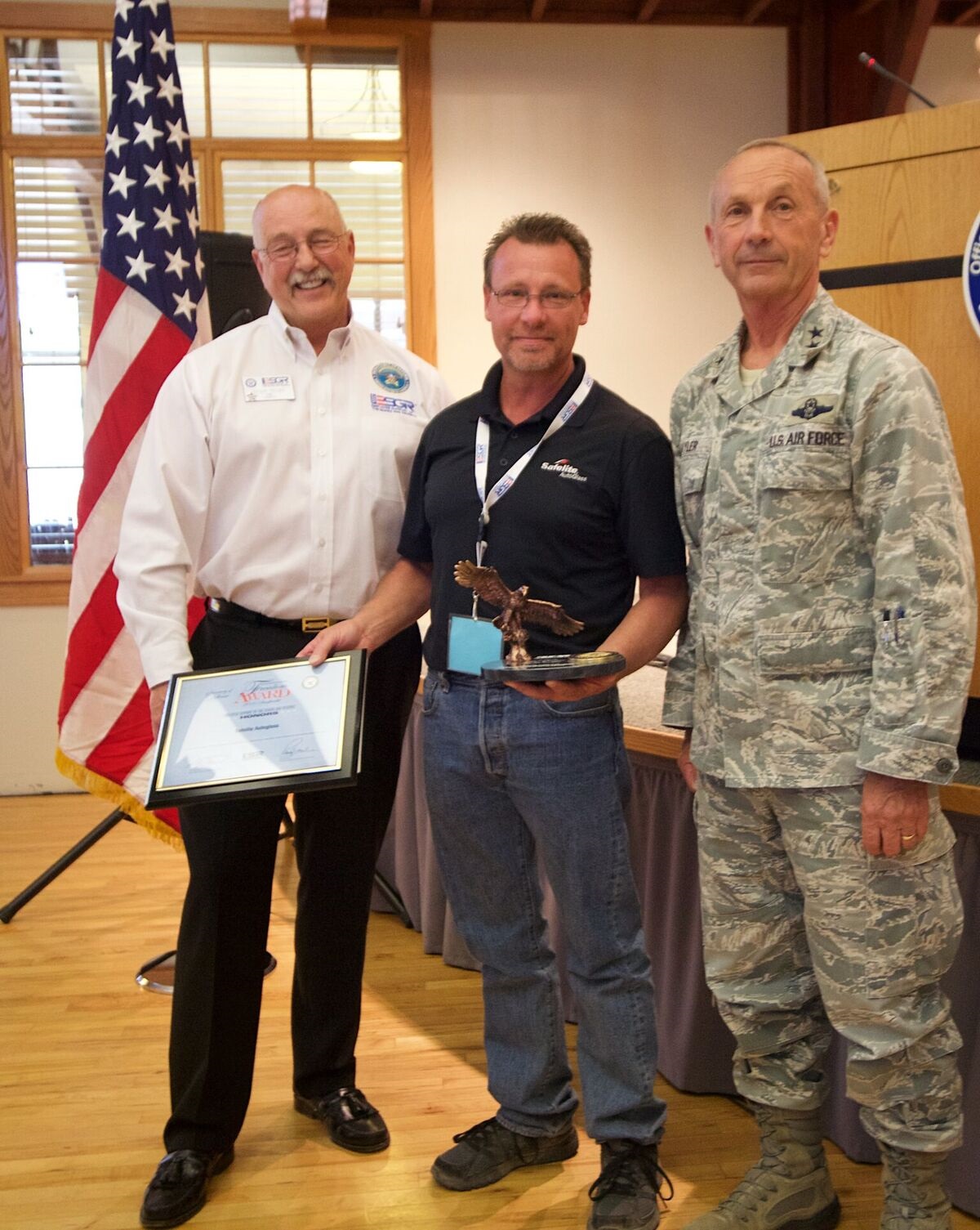 Safelite receives military honors